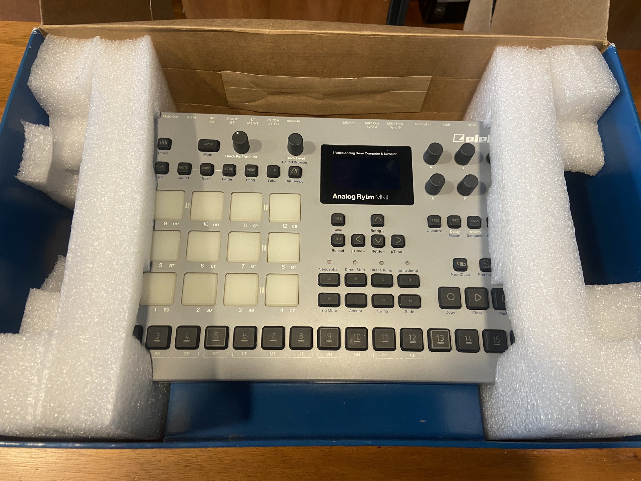 Elektron Analog Rytm MK2 Turntable Dealer